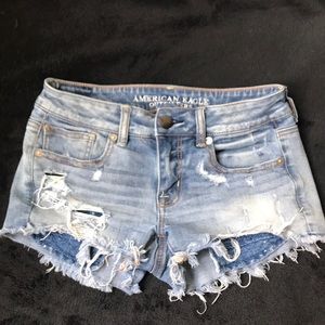 American Eagle Distressed Shorts🎀
